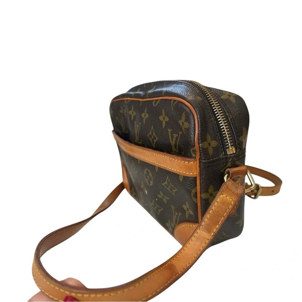 Louis Vuitton Monogram Trocadéro 23 Crossbody Bag - Picture 5 of 14